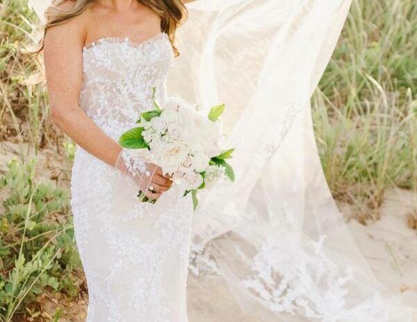 Arielle wearing Jess gown, gloves & veil